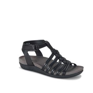 NWT BareTraps Jaime black sandals. Size 7.5 M